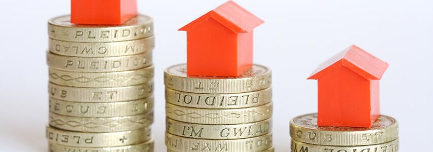 House prices falling, houses sitting on reducing amounts of money